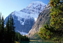 大连一方和上海申花迎来关键交锋